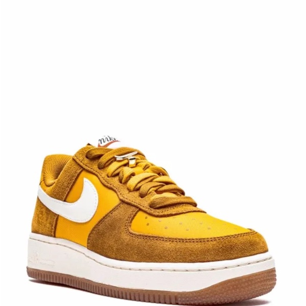 Nike Mustard and Tan Sneakers